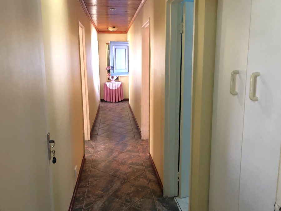 4 Bedroom Property for Sale in Gustrouw Western Cape